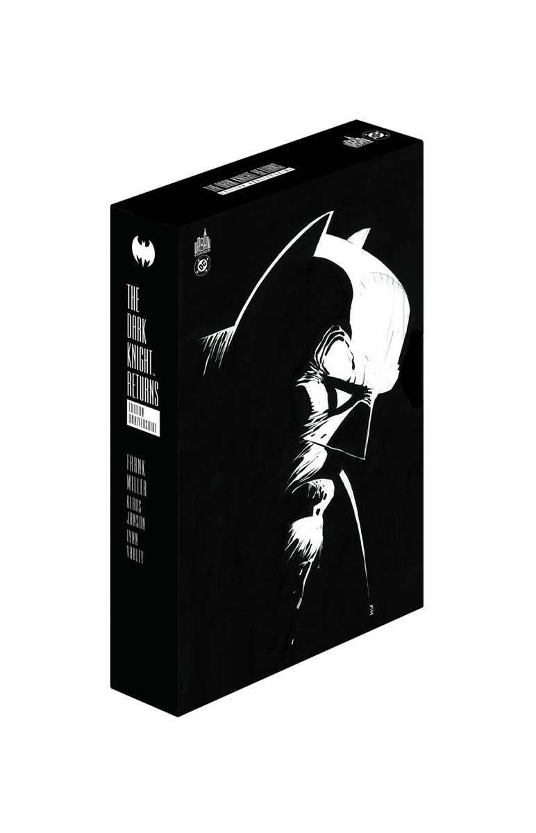 Coffret The Dark Knight Returns Fac-Simile 40 ans + 1 poster (plein) - principal