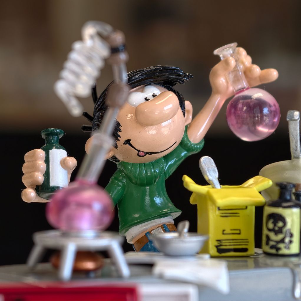 Figurine Pixi Gaston Petit Chimiste - secondaire-8