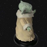 Figurine Star Wars - Grogu using the force - The Mandalorian