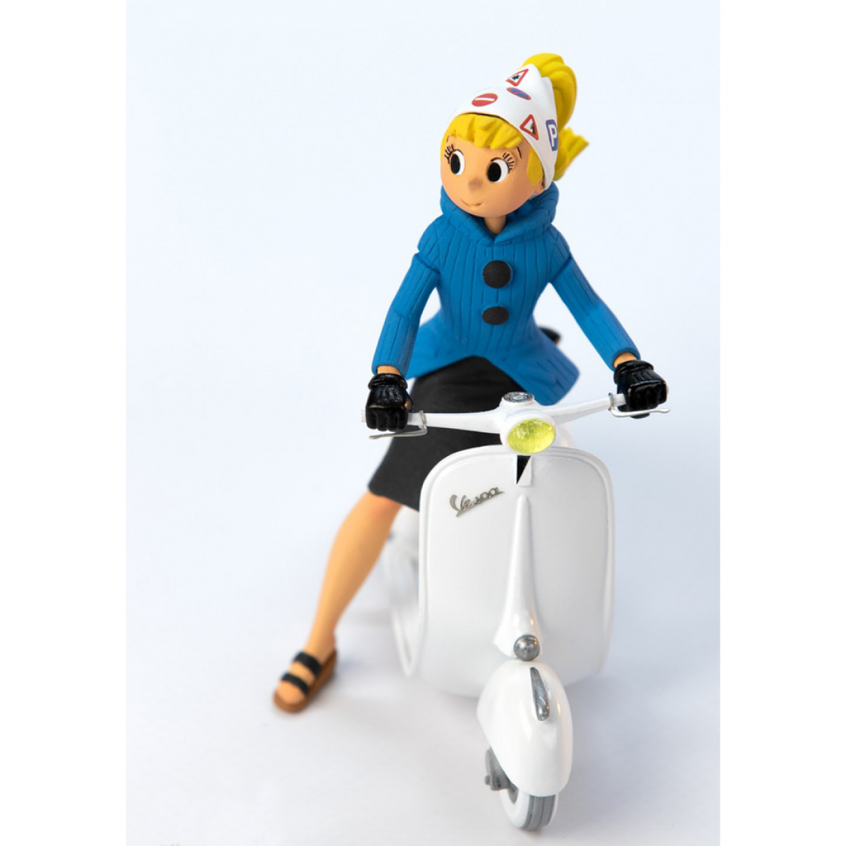 Figurine Seccotine sur son scooter Figurines