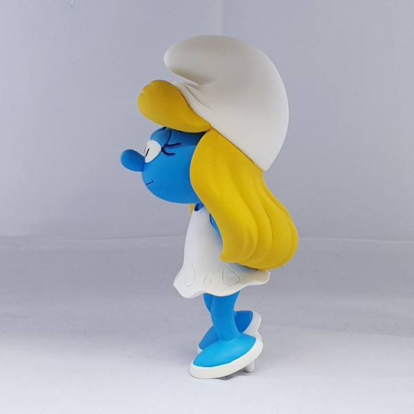 Figurine excusive, La Schtroumpfette blonde avec son socle