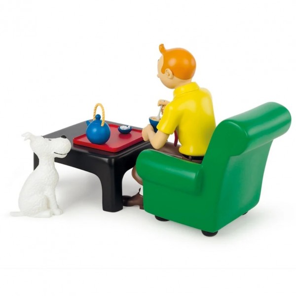 Figurine Tintin prenant le thé