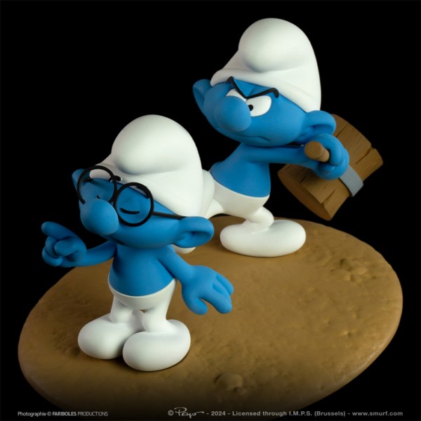 Fariboles Figurines - The Smurfs - Knocking out Smurf